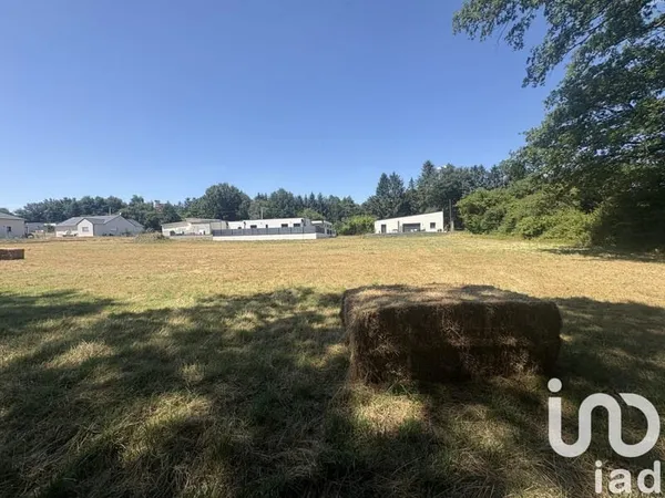 Terrain 1898 m²