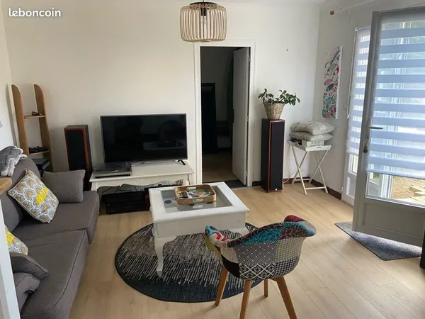 Appartement T2 proche lycée, bail mobilité