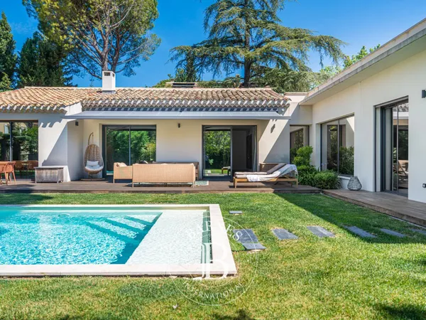 Location maison meublée Aix-en-Provence centre - Villa 4 chambres, piscine, jardin, garage - Parc Jo