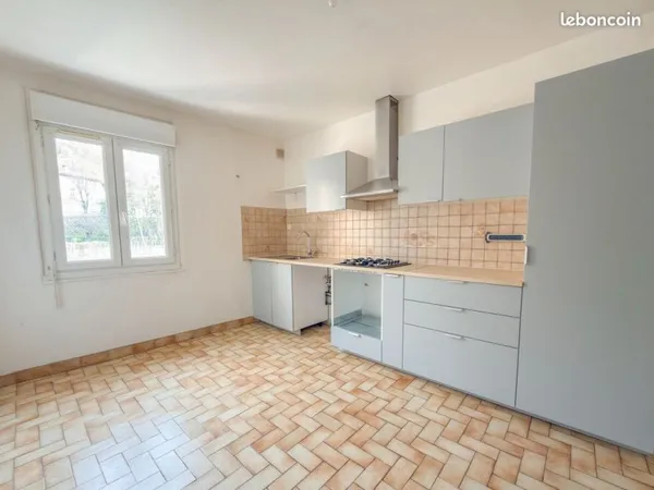 Appartement 3 pièces 85 m² - Fort potentiel - 2ème étage - Rive-de-Gier