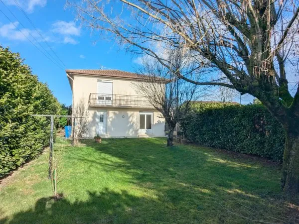 Maison T4 de 100 m2 exposé sud sur une parcelle de 450 m2 e
