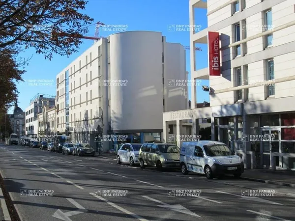 Bureaux 192 m²