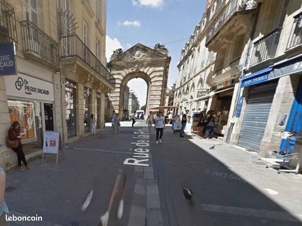 Local commercial 210 m²