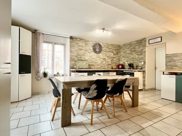 Maison 8 pièces 230 m²