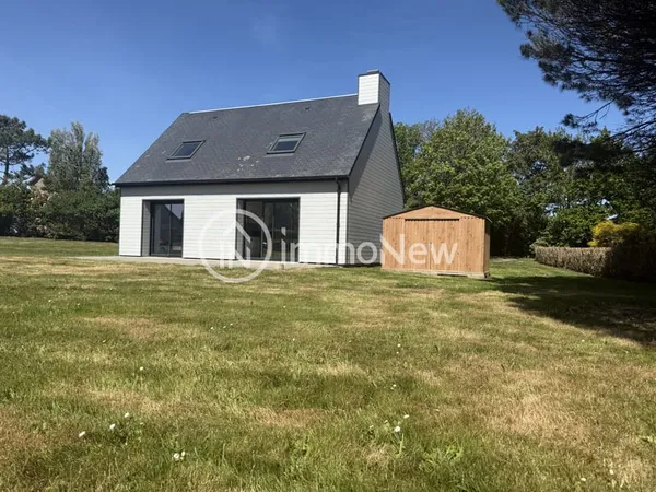 Maison à meublée à louer à Carolles.