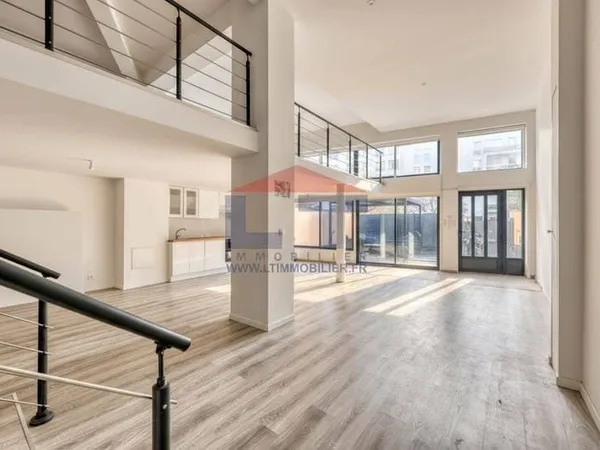 Local commercial 158 m²