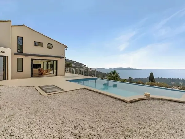 Maison 6 pièces 231 m²