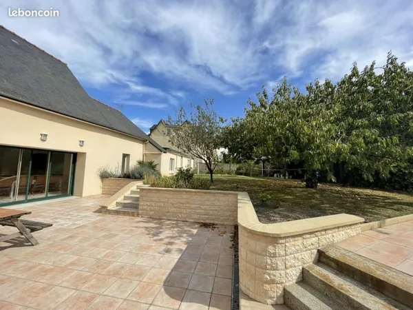 Maison 8 pièces 263 m²
