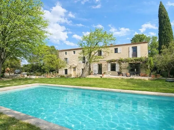 Maison 9 pièces 290 m²