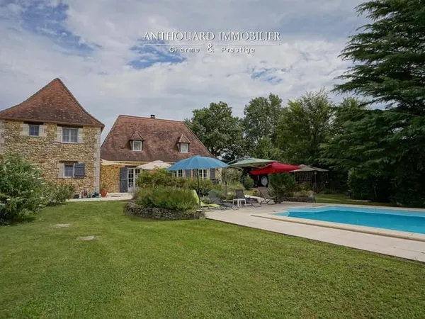 Jolie Périgourdine, jardin et piscine
