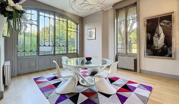 Maison 7 pièces 270 m²