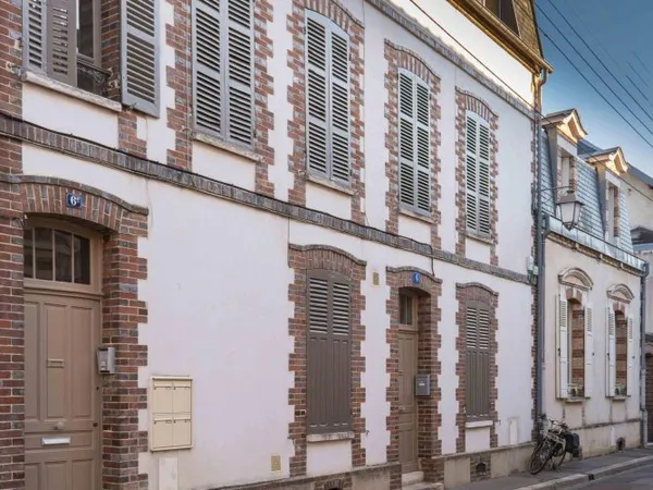 Très bel immeuble quartier historique de Sens