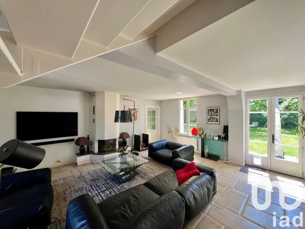 Maison 8 pièces 203 m²