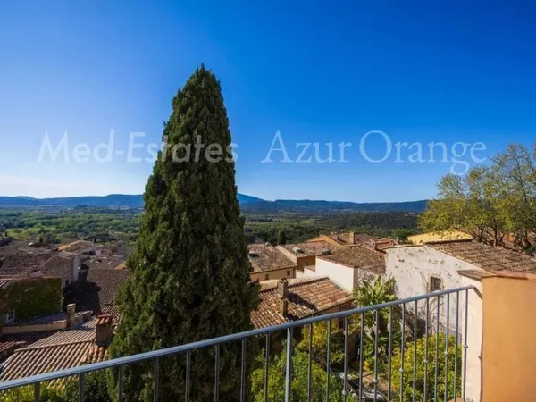 Grimaud - Maison de village avec vue dégagée