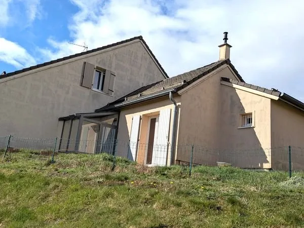 Maisonnette individuelle mitoyenne de 35 m² avec jardin et véranda