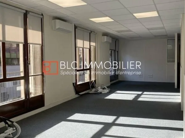 Bureau 525 m²