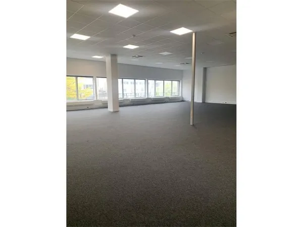 Bureaux 650 m²