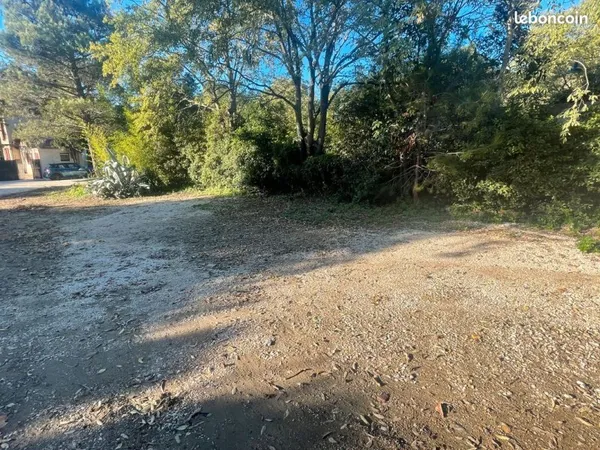 Candau - Terrain viabilisé de 380m2 libre constructeur