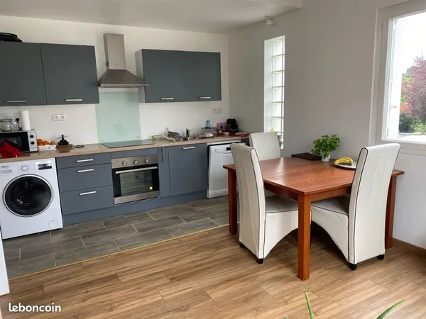 Colocation une chambre disponible