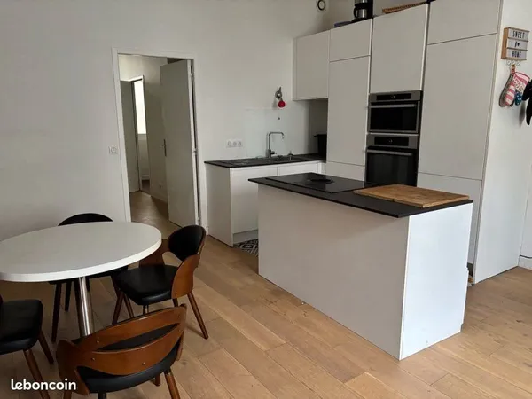 Location T2 meublée avec cour privative en bail mobilité Bordeaux - Palais de justice