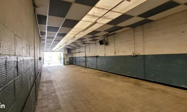 Local industriel 195 m²