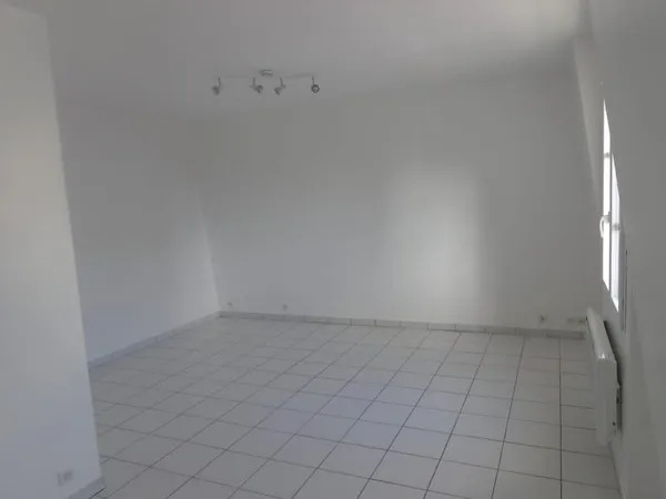 STUDIO PROCHE GARE FONTAINEBLEAU - AVON