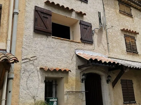 SERANON - Maison de village