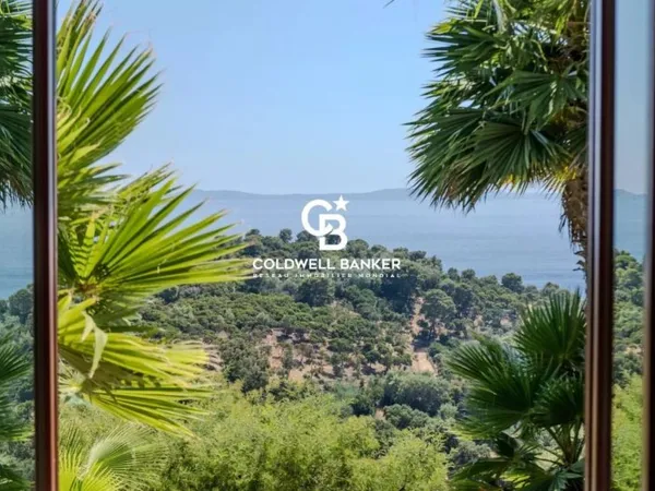 Deux villas, deux piscines, une vue mer spectaculaire