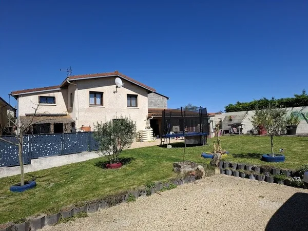 Maison à vendre - LEZOUX (63190) - 137 m² - 4 chambres - 252 000 euros