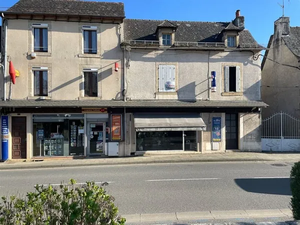 Immeuble avec commerce et 4 appartements