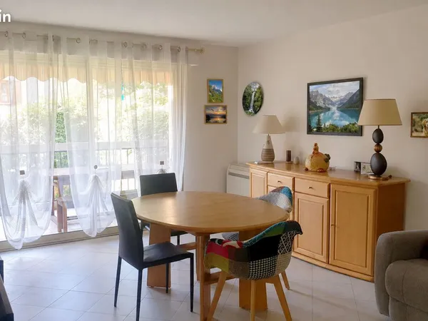 Beau T3 traversant avec garage et cave au calme
