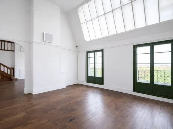 Local 4 pièces 132 m²