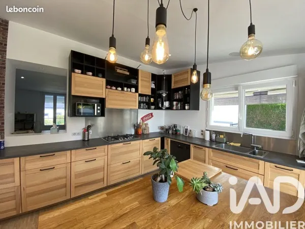 Maison 5 pièces 205 m²