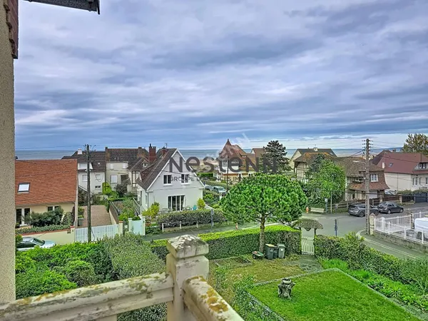 À vendre ? Maison en pierre à rénover à 50 m de la plage ? Fort potentiel avec vue mer