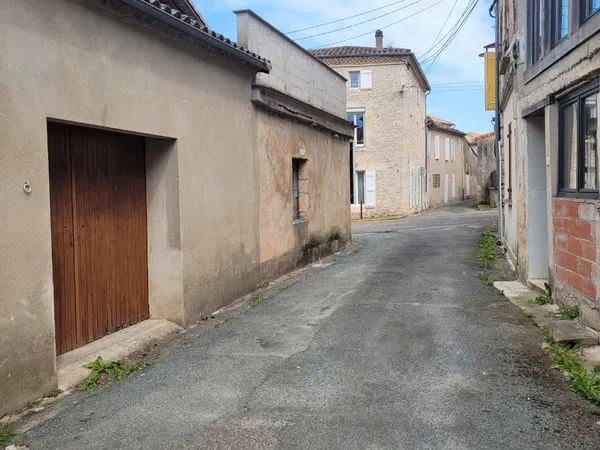 Stationnement Location Laroque-Timbaut  30m² 120€