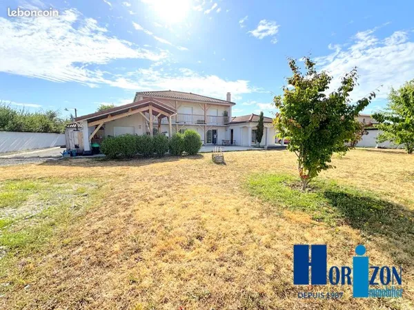 Maison 8 pièces 222 m²