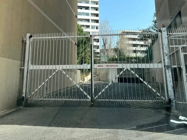 Parking 13 m²