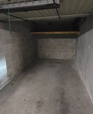 Garage à louer