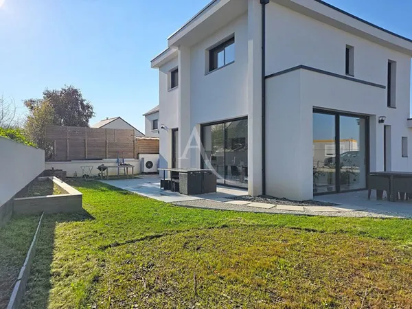 Maison Montreuil Juigne 6 pièce(s) 157.4 m2