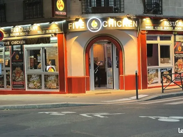Restaurant clé en main Paris 15e - Emplacement d'angle, belle visibilité / grande façade