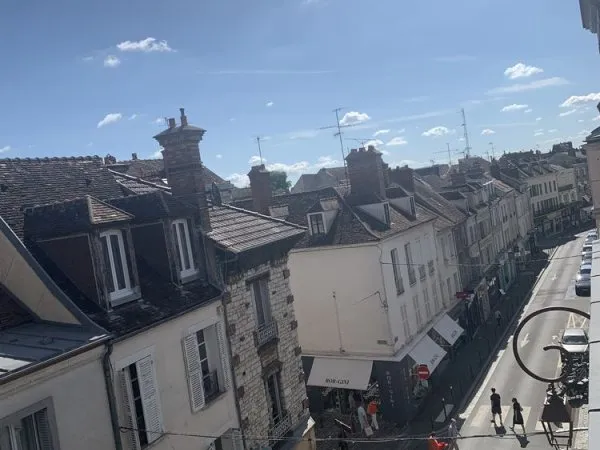 Appartement 2 pièces dernière étage atypique 750€