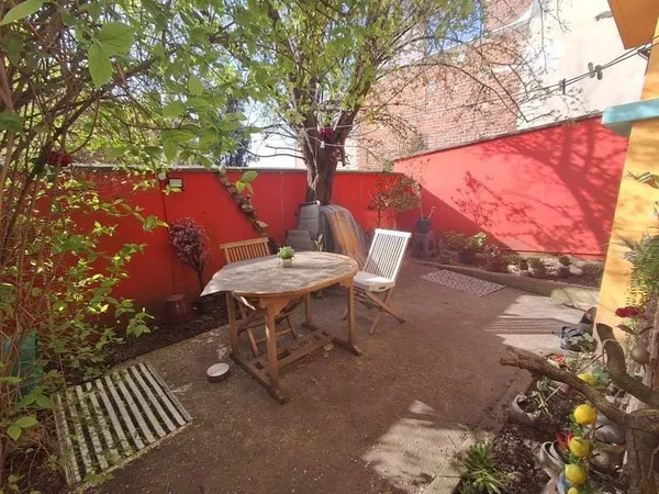 A VENDRE STUDIO AVEC JARDIN PRIVATIF