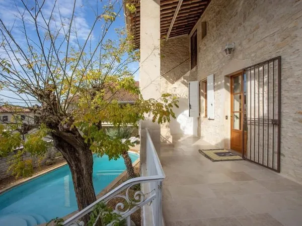 Maison en Pierre avec piscine 15km d'Uzès 10 pièce(s) 288 m2