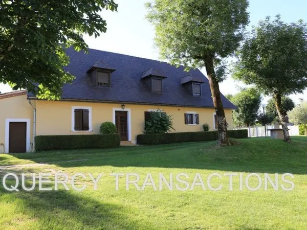 Nord de Cahors, propriété avec grange et piscine sur 7322m² de terrain