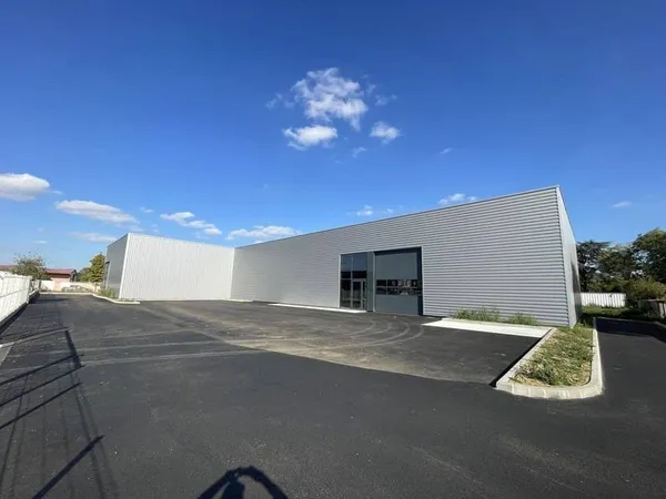 Local d'activité 1542 m²