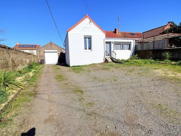 A VENDRE - CHAUMES EN RETZ - MAISON DE PLAIN PIED - 4 PIÉCES