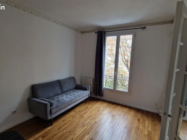 Joli appartement ancien, refait à neuf, centre St Denis