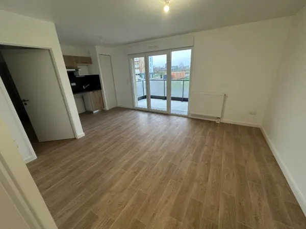 T2 NEUF avec balcon et parking à LAVAL