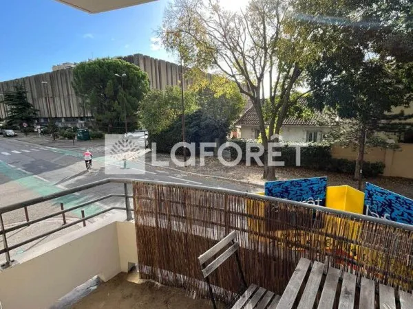 Studio-bis Meublé à Avignon, Proche du Centre Ville avec balcon et place de parking