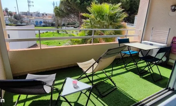Studio mezzanine vue mer 100m plage